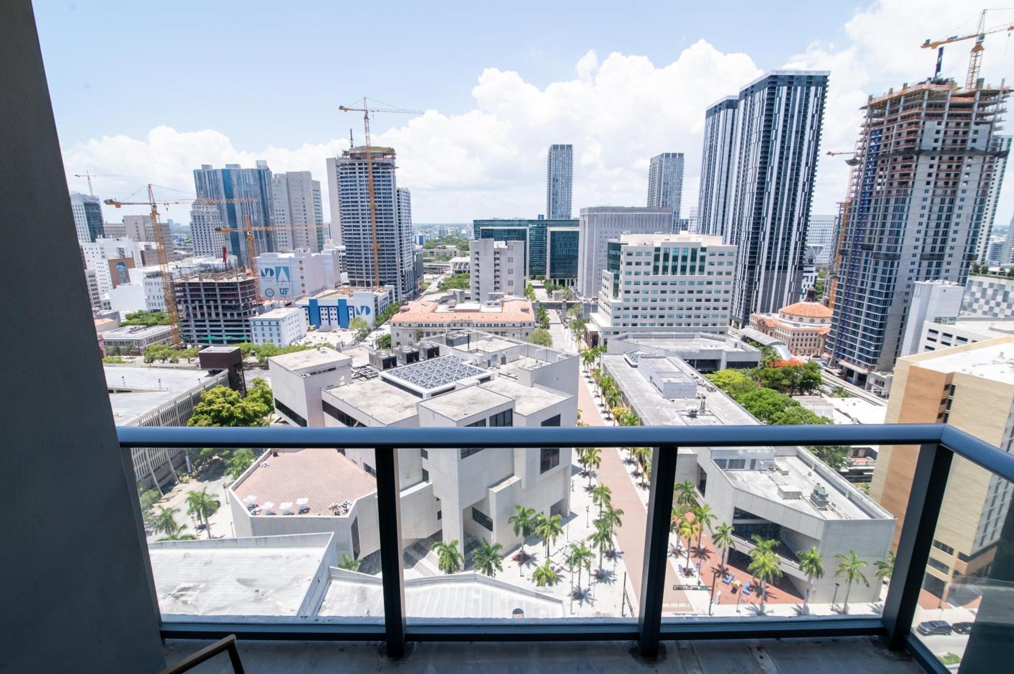 Luxurious King Bed Suite In Downtown Miami Extérieur photo